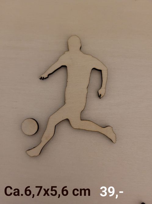 Hovedbilde Fottballspiller mann-Scrappehuset egen trepynt- ...