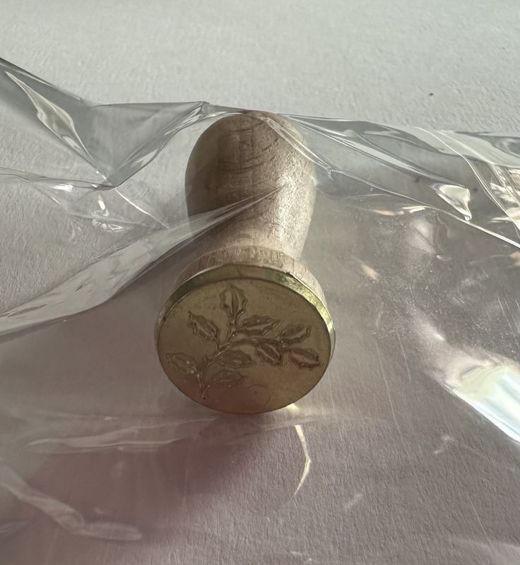 Lakkstempel med håndtak - Kristornblader 