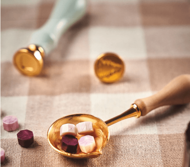 Skje til smelting av voks